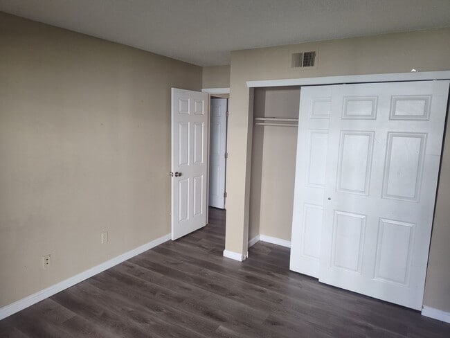 Building Photo - Gorgeous 2 bed Aurora condo for rent