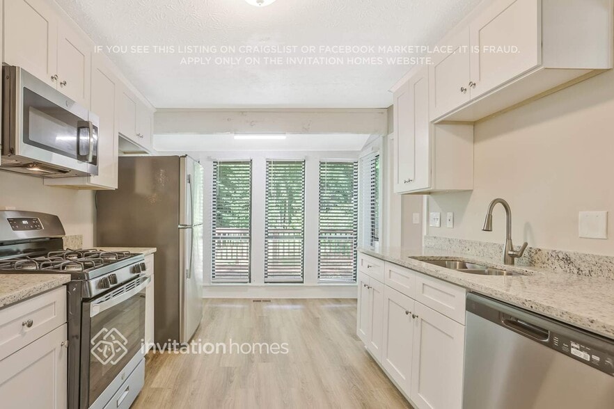 Building Photo - 5145 Forest Mist Dr