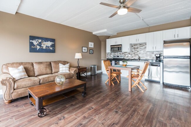 Living Room / Kitchen - 401 W Shoreline Dr