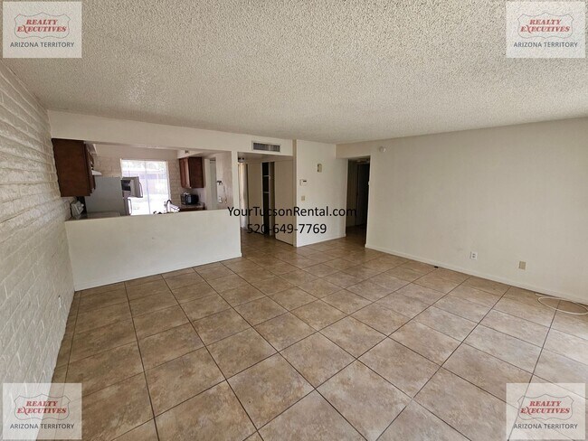 Building Photo - Star Pass area town home with community pool