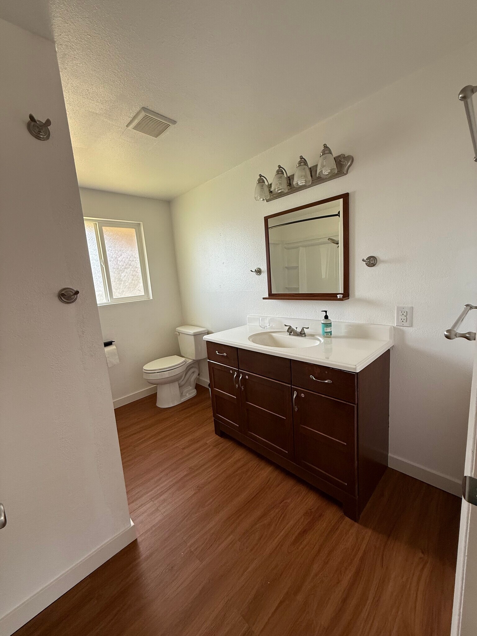 Main bathroom (upstairs) - 13016 16th St NE