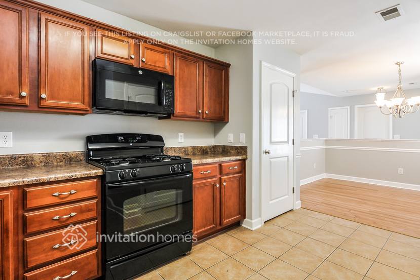 Building Photo - 5623 Roundup Cir