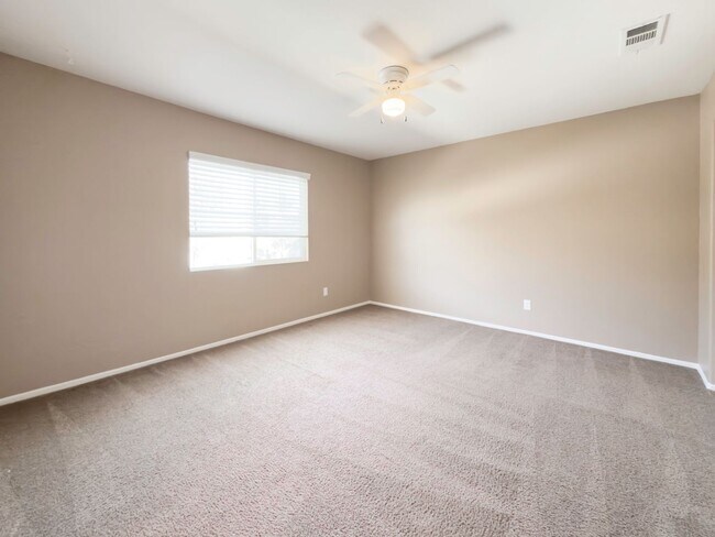 Building Photo - AVAILABLE NOW! 5 Bedroom, Cut-DeSac Home for Rent in a Beautiful, Murrieta Community!