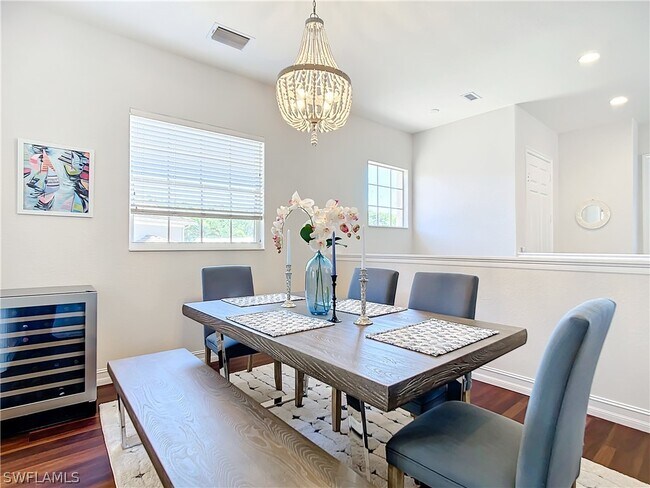 Building Photo - 4752 Stratford Ct