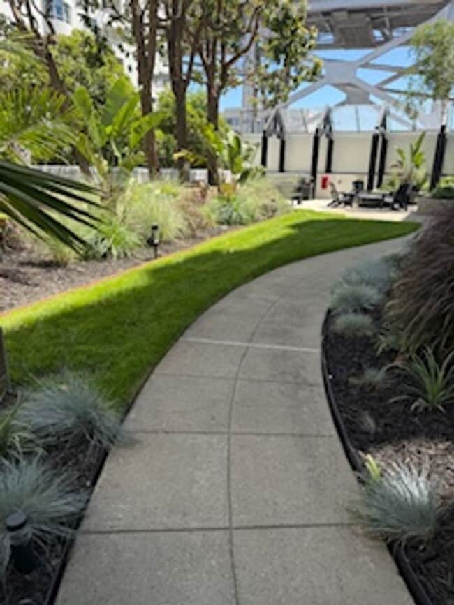 Building Photo - Furnished 1-Bedroom Garden Oasis at Bay Crest Condominiums | Rincon Hill