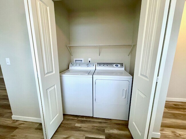 Building Photo - 2101 E Willamette Ave