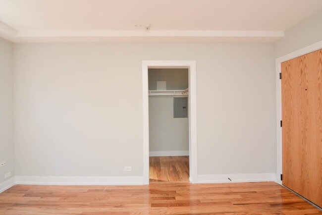 Building Photo - 555 W Arlington