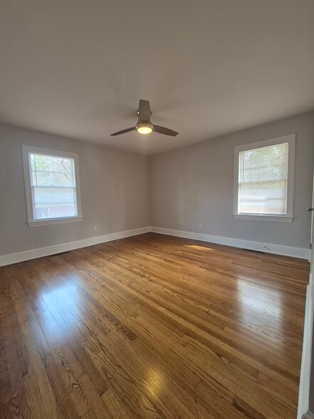 Building Photo - 1802 S Elm St