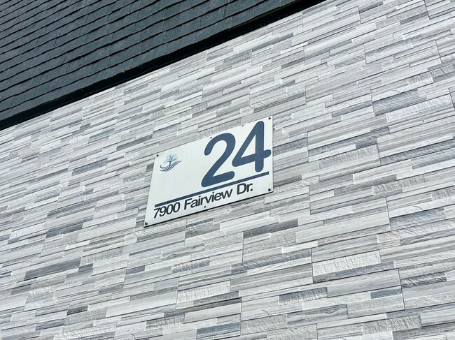 Building Photo - 7900 Fairview Dr