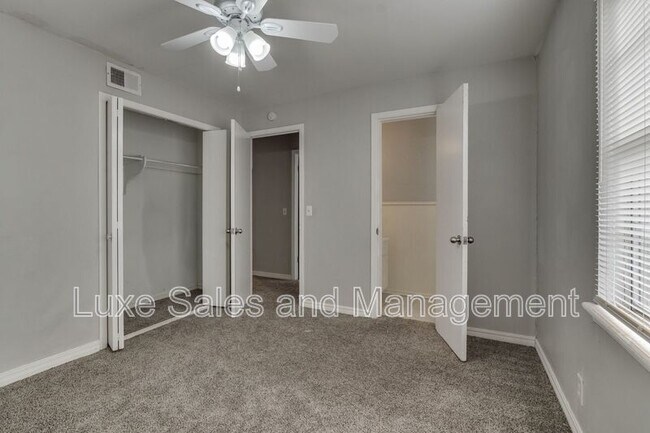 Building Photo - 236 NW 85th St