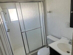 Building Photo - Don't miss out on this beautiful and spacious home!  Large back yard with detached workshop!