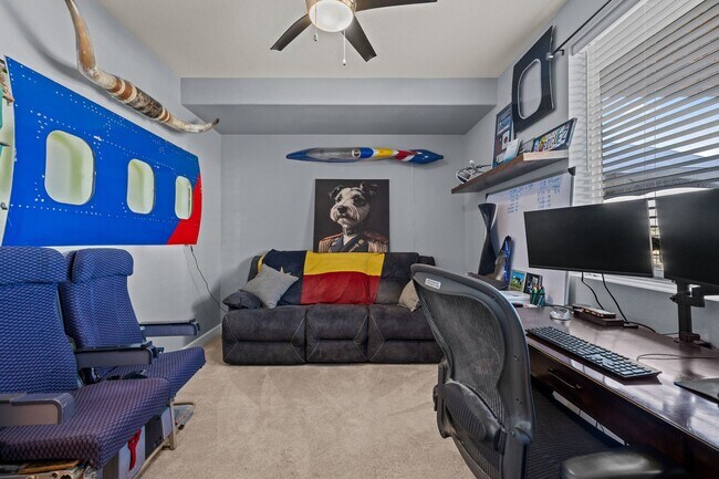 Building Photo - 15411 Village Cir E