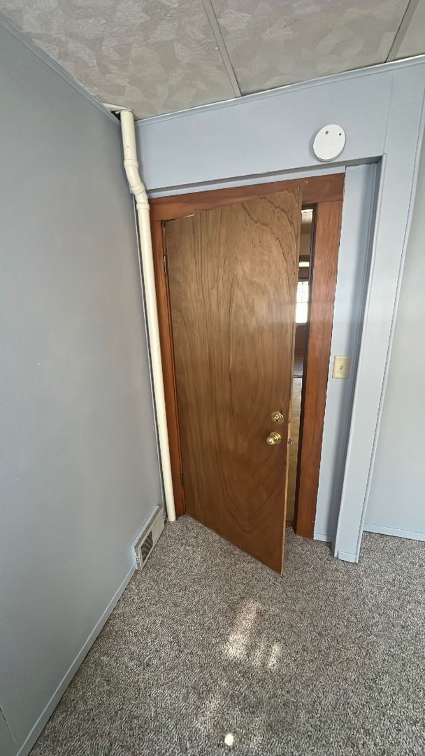 Building Photo - 3 Bedrooms, 1 Bathroom & w/upper loft Single Family with Garage - Staples