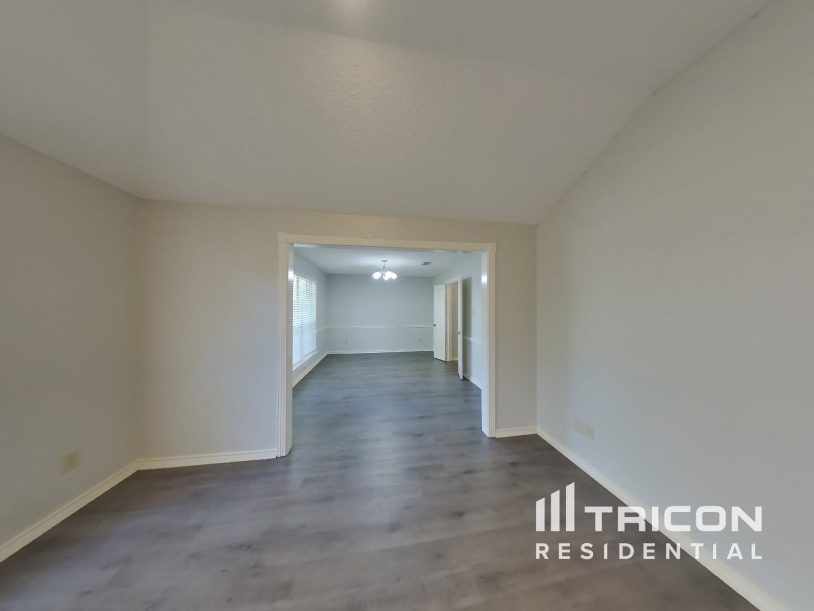 Building Photo - 1402 Baker Dr