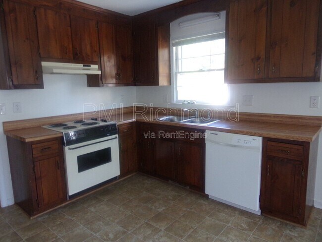 Building Photo - 1703 Danhurst Dr