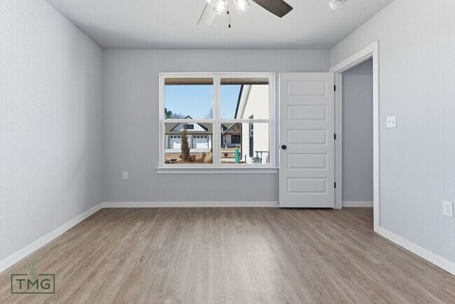 Building Photo - Newly Remodeled 2 Bed Duplex – Prime Broken Arrow Location!