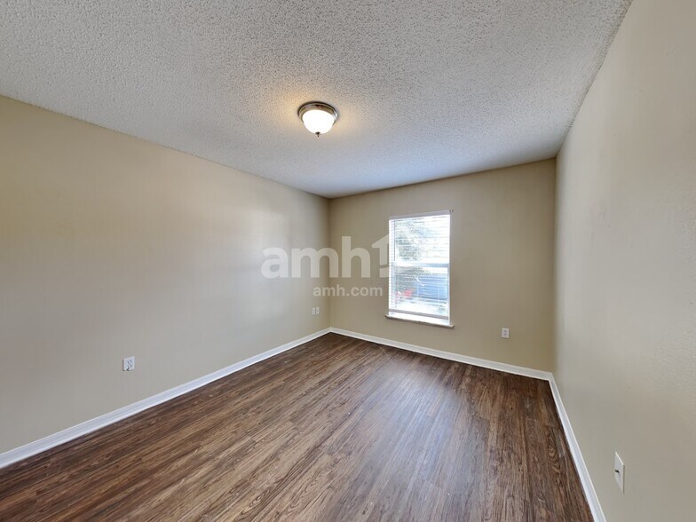 Building Photo - 3941 Warbler Dr