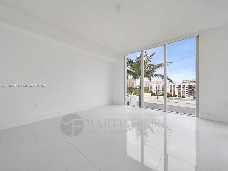 Building Photo - 300 Sunny Isles Blvd