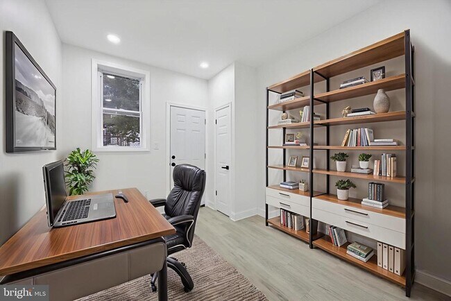 Building Photo - 3241 N Etting St