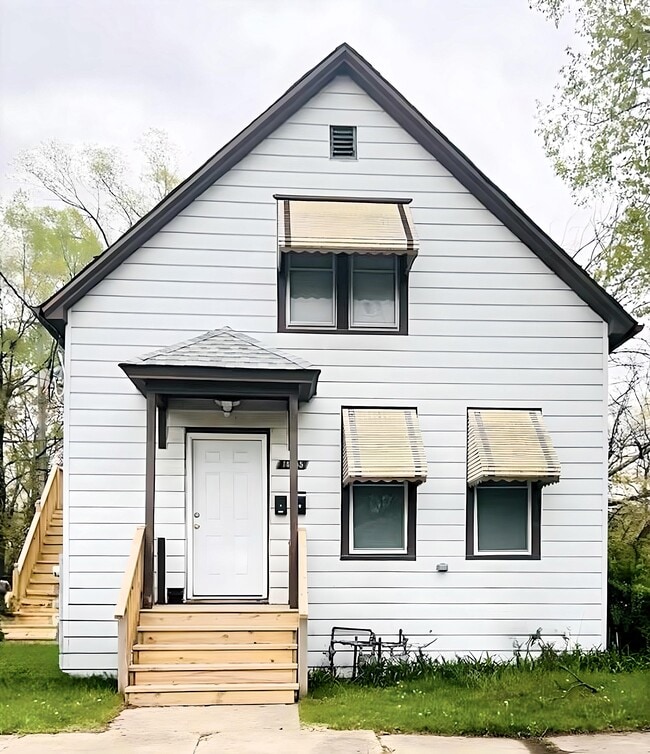 Building Photo - 14305 Irving Ave