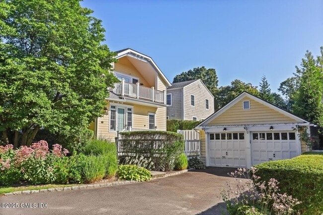 Building Photo - 17 Lockwood Dr