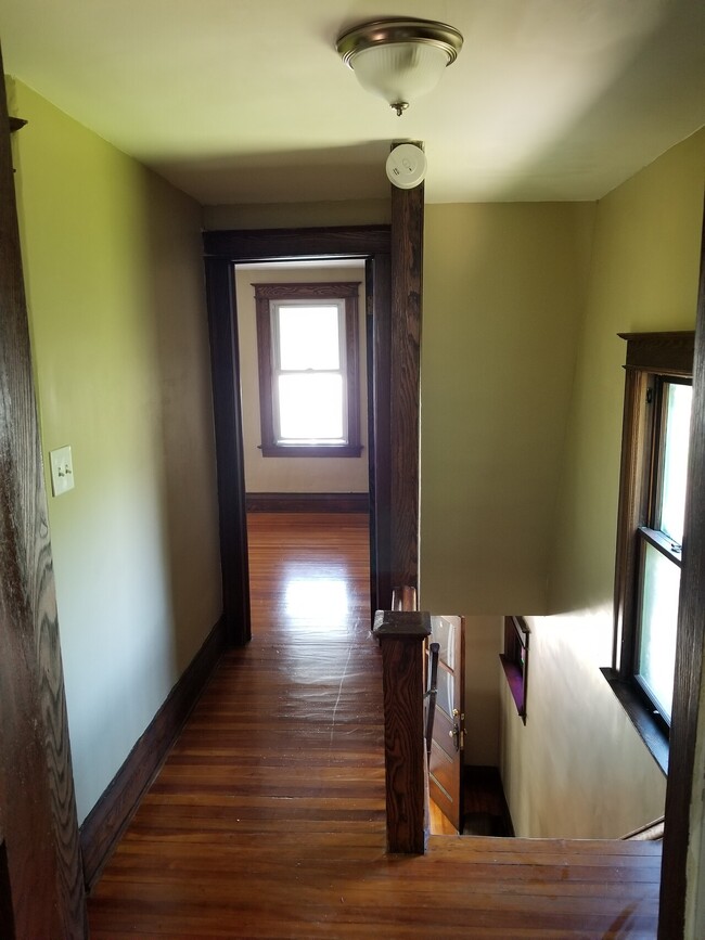 Building Photo - 44 Home Place