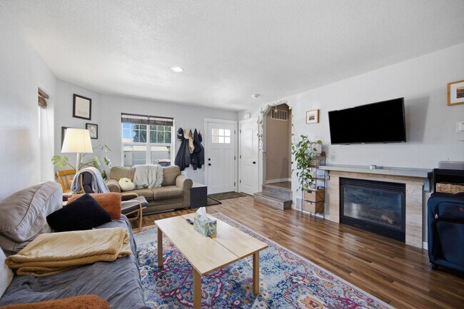 Building Photo - Two Bedroom Condominium located in Central Missoula
