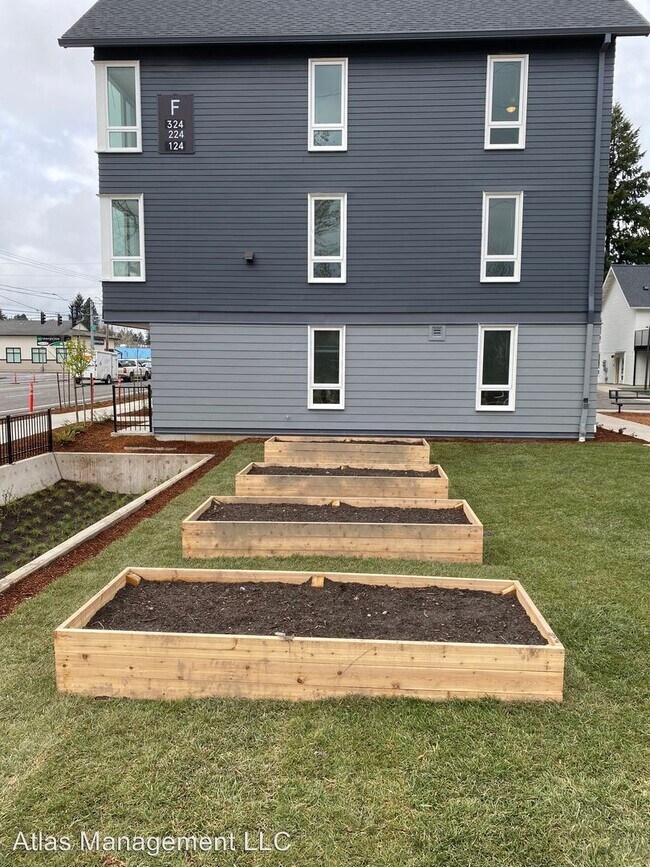 Building Photo - 468 SE 202nd Ave