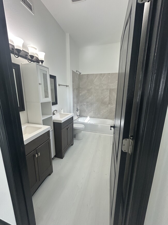 Master bath - 18042 GA-3