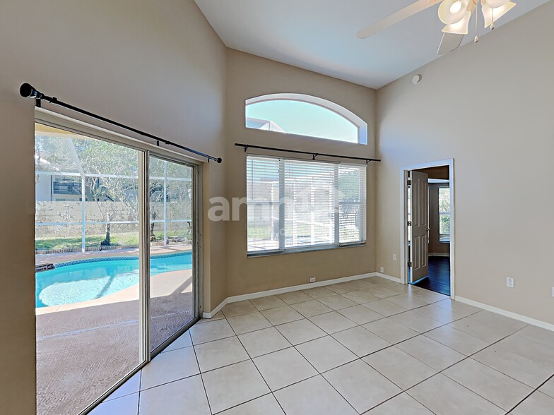 Building Photo - 16502 Lake Heather Dr