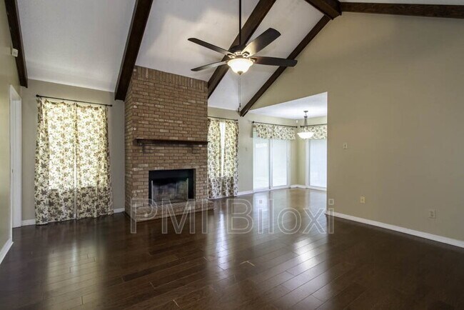 Building Photo - 776 Whitney Dr