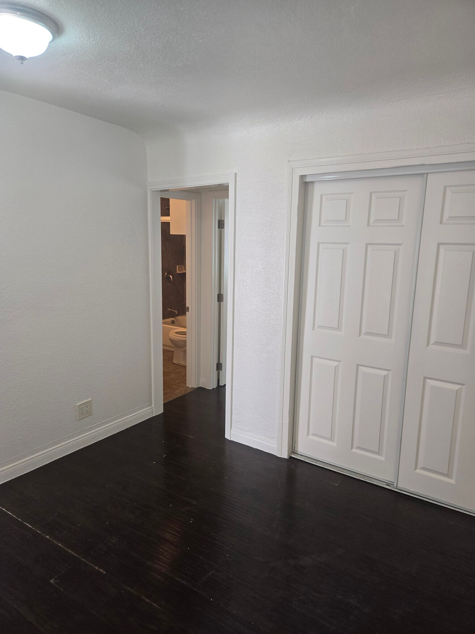 Building Photo - 6417 Gifford Ave