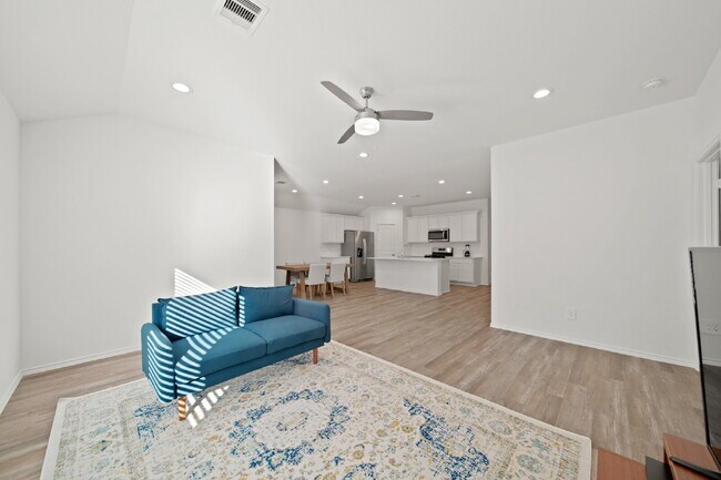 Building Photo - "Charming 4-Bed Sanctuary with Granite Elegance in Magnolia!"