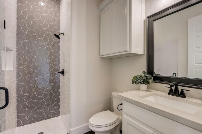 Building Photo - 1007 Meadow Wood Ter