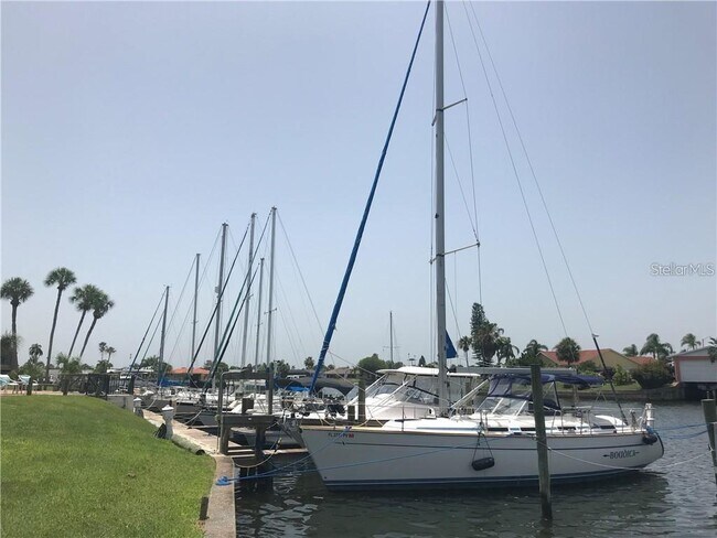 Building Photo - 1028 Apollo Beach Blvd