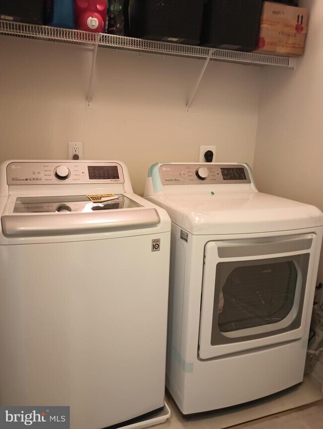 Building Photo - 42133 Fremont Preserve Square