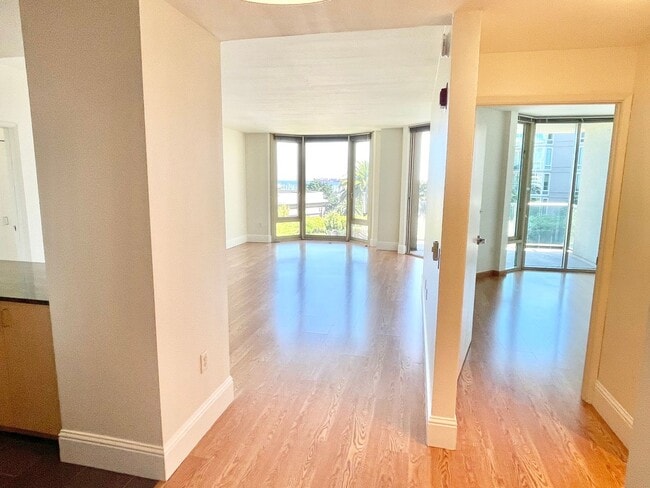 Building Photo - 2BR/2BA Remodeled Condo in the Towers! NEW...
