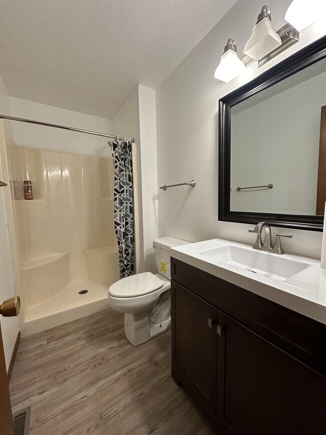 Building Photo - 5811 Whispering Way