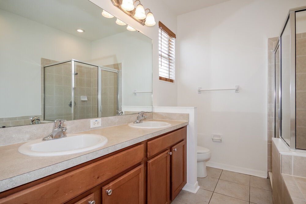 Building Photo - 910 Larwood Pine Dr