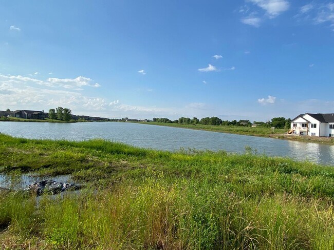 Building Photo - 3 Bedroom 2 Bath Duplex  - Maize School Di...