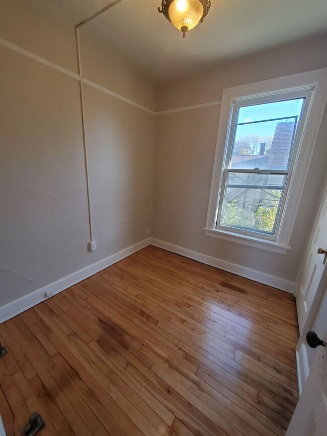 Interior Photo - 800 E Chambers St./3010 N Fratney St. (6 U...