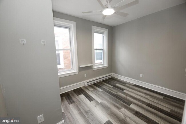 Building Photo - 6044 Catharine St