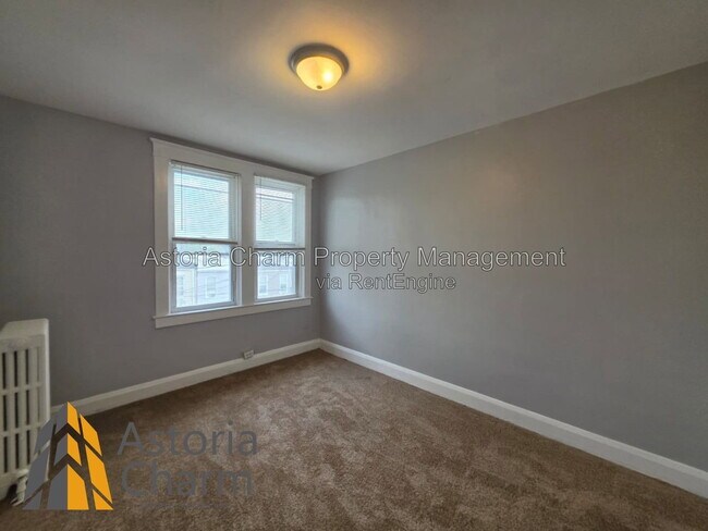Building Photo - 3016 Pelham Ave