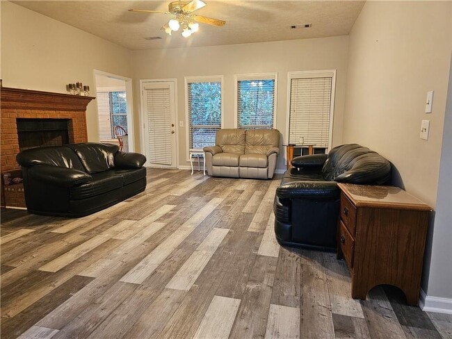 Building Photo - 3351 Governors Ct