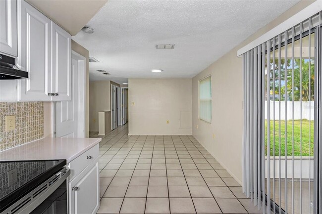 Building Photo - 10014 Sleepy Hollow Ln
