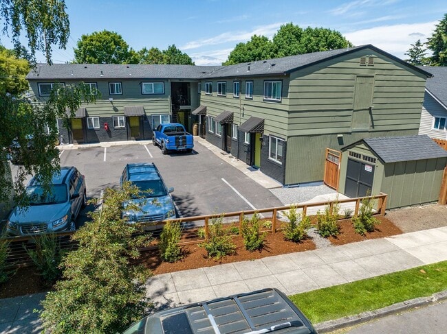 Building Photo - 2BR/1 Bath Mid-Century Modern with Condo finishes