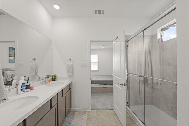 Building Photo - 7619 Rainflower Field Dr