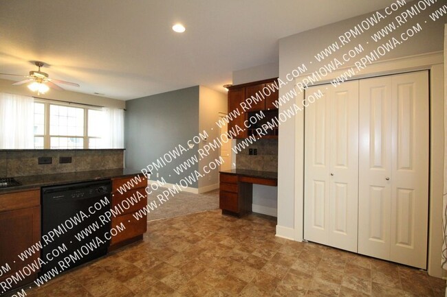 Building Photo - 2 MASTER SUITES!!! 2 Bedrooms, 2.5 Bath To...