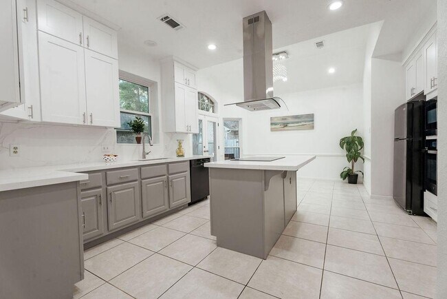Building Photo - 127 S Copperknoll Cir