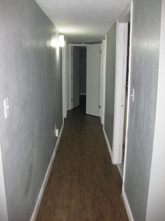 Building Photo - 831 Meade St